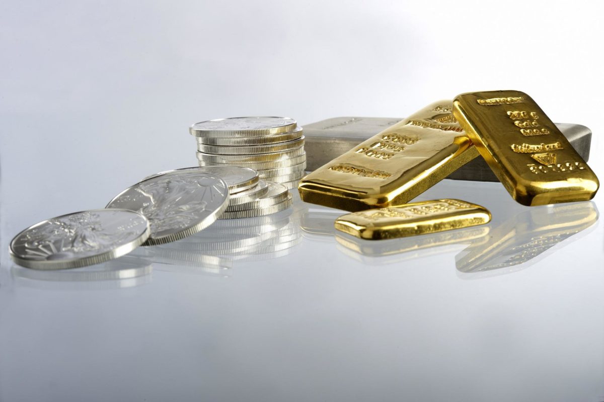 How Much Can Gold and Silver Investment Companies Experts Earn?